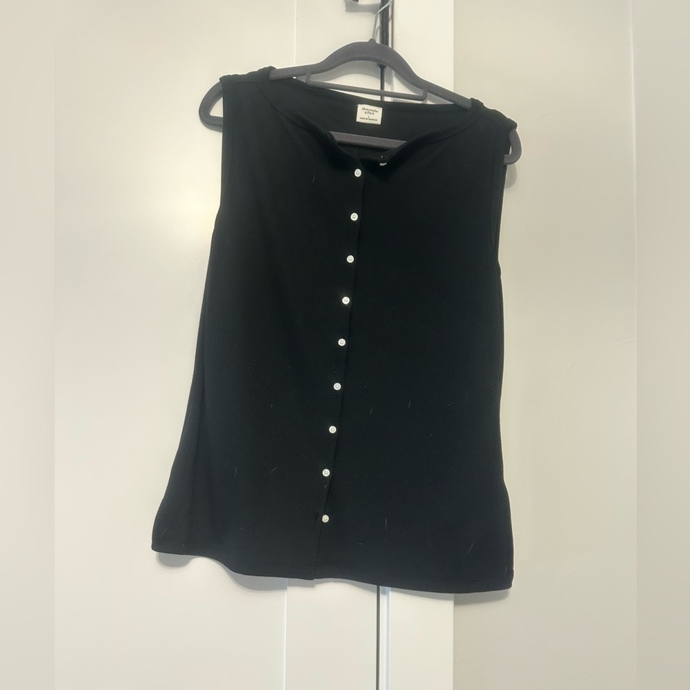 Abercrombie Black Button Front Tank Top Sleeveless L NWT - Picture 2 of 3